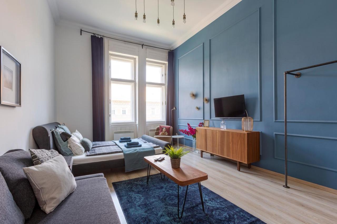 Deluxe Downtown Home By Elisabeth Budapest Exterior photo